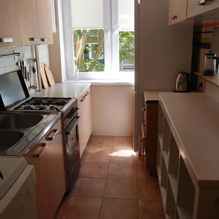 Sunny Seven Apartment