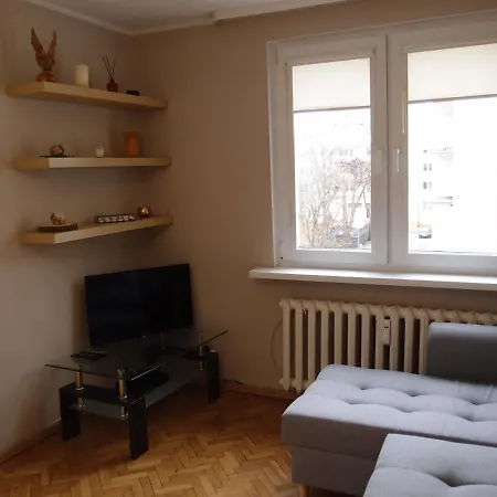 Sunny Seven Apartment